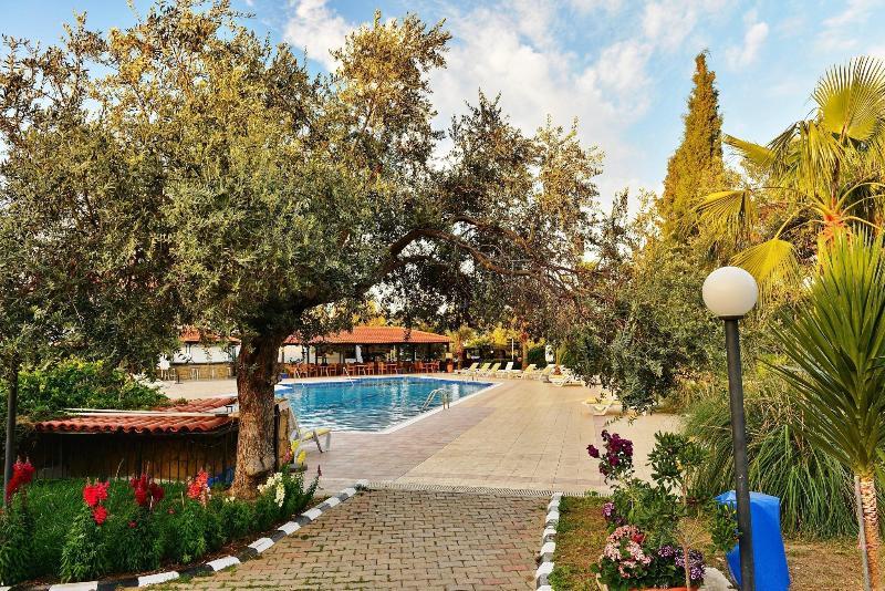 The Ship Inn Hotel Кирения Экстерьер фото