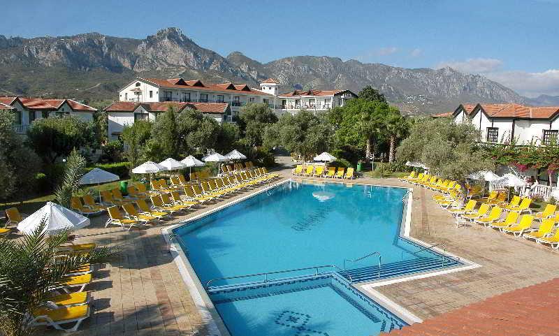 The Ship Inn Hotel Кирения Экстерьер фото