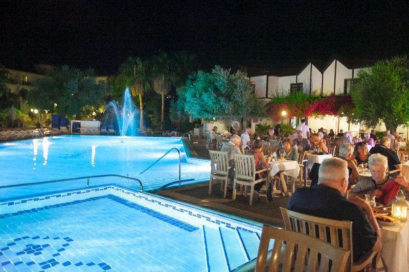 The Ship Inn Hotel Кирения Экстерьер фото