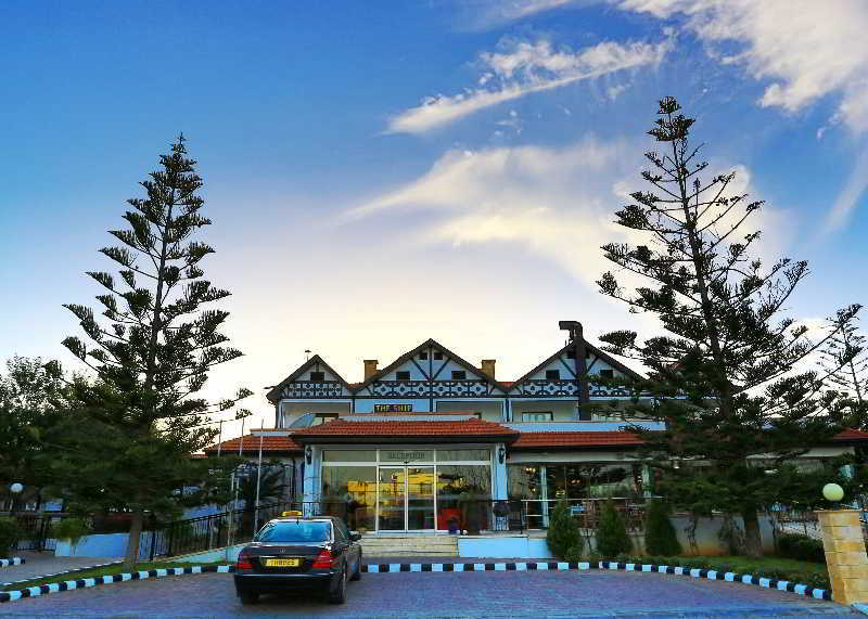The Ship Inn Hotel Кирения Экстерьер фото